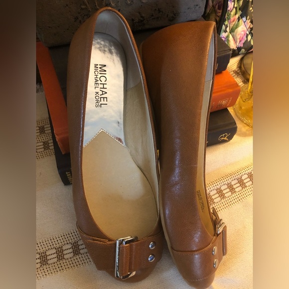 Michael Kors Leather West Side Flats - Picture 7 of 10